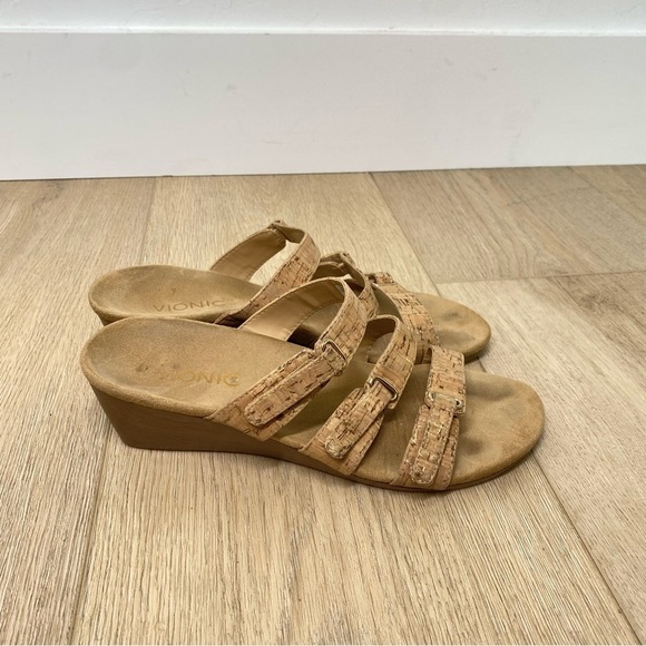 Vionic Triple Strap Cork Wedge Sandals Size 8 - Picture 1 of 6